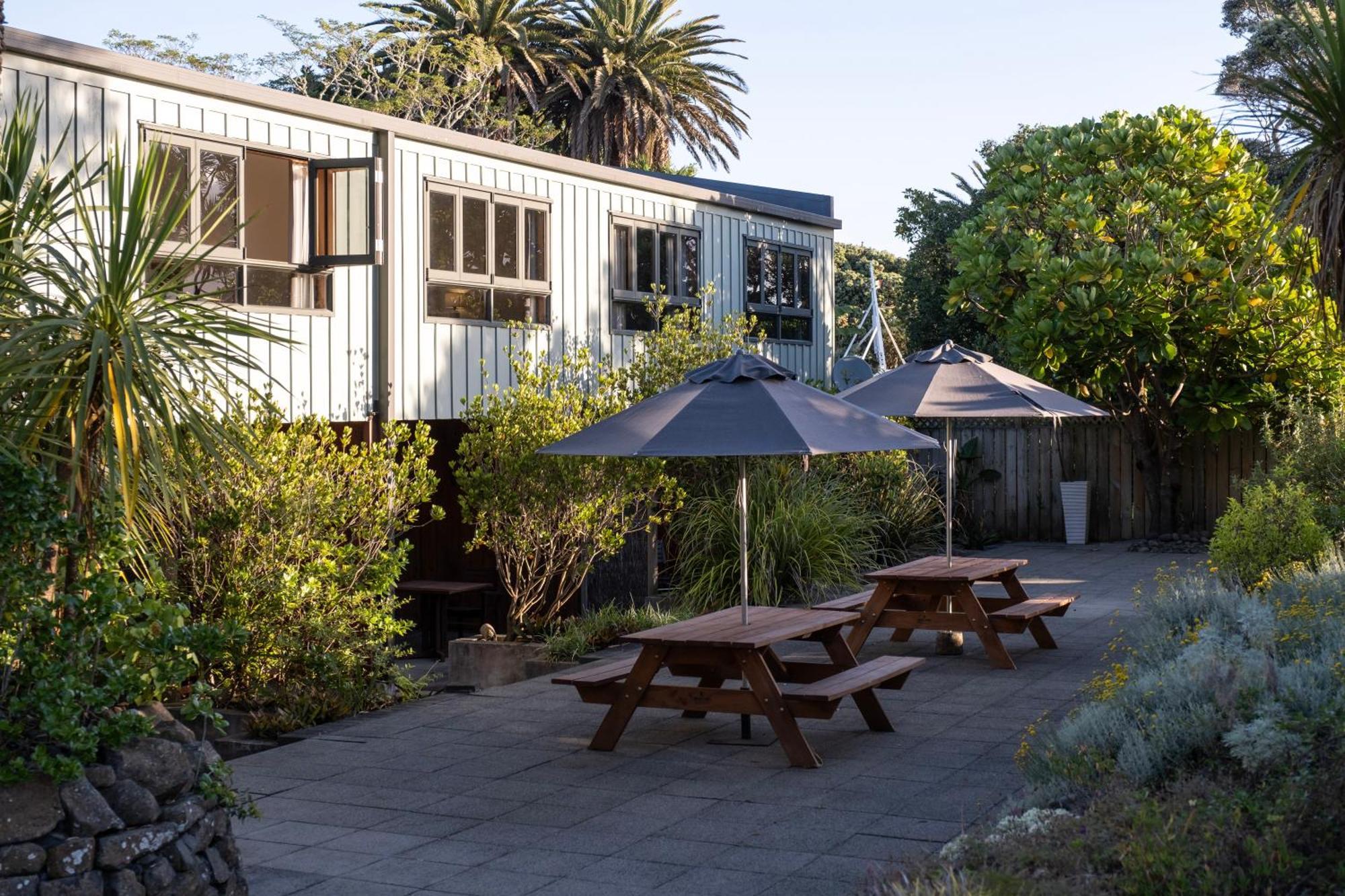 Bow Street Apartments & Cottage Raglan Exterior photo